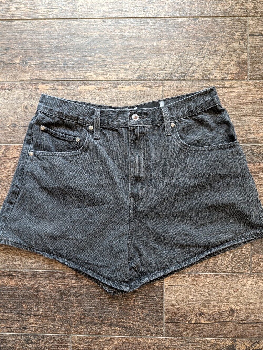 Levi's Silver Tab Mom Shorts High-Waist Faded Black Denim Women's Size 32W